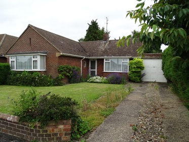 6 - 2 Bedroomed Detached Bungalow in Eaton Bray