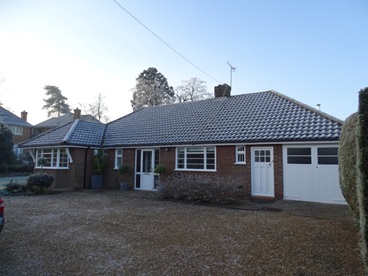 Detached Bungalow in Leighton Buzzard (Cold Day)