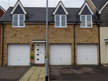 Mews Cottage over garages Leighton Buzzard