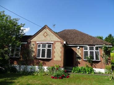 Edlesborough, Bedfordshire 3 Bedroomed Detached Bungalow