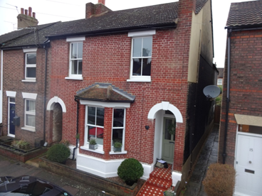 End of Terrace 4 bed roomed property in St Albans.