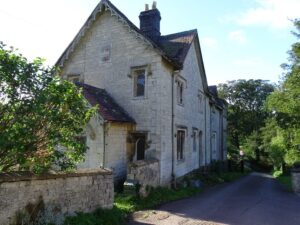 Grade II listed Lodge poorly maintained in Gloucestershire.