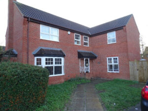 Extended 4 bedroom house in Milton Keynes