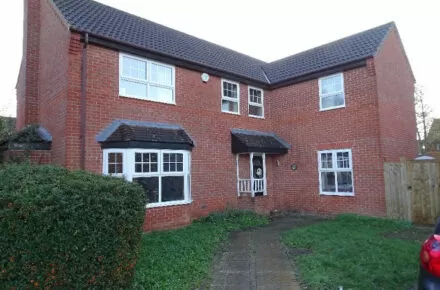 Extended 4 bedroom house in Milton Keynes