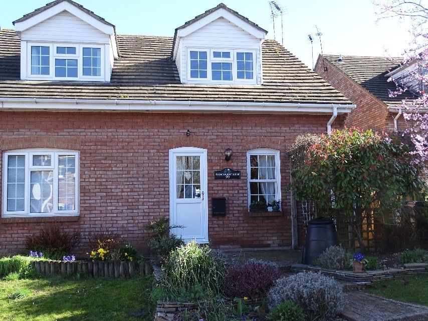 1 Bedroomed Semi-Bungalow, Tring