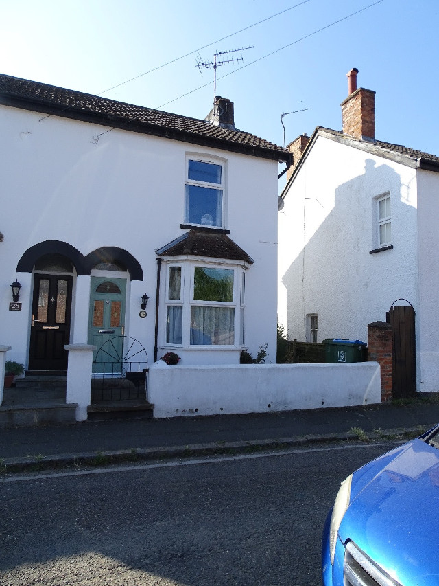 2 Bedroom Cottage In Aylesbury, Buckinghamshire