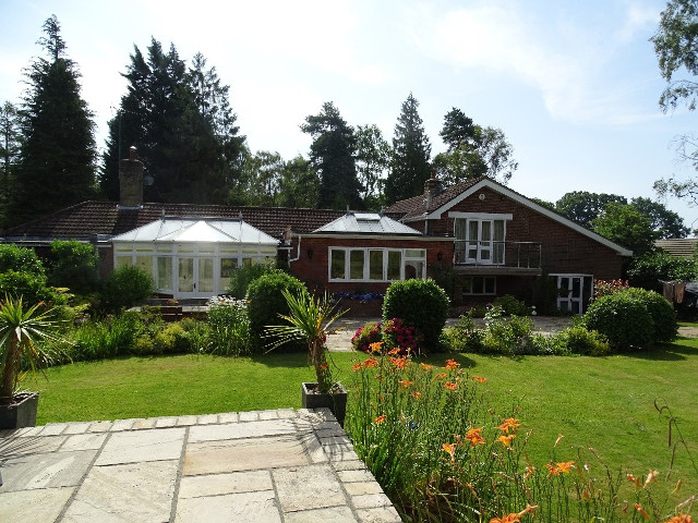 6 Bedroom Split-Level Property in Studham Bedfordshire in an area of outstanding Natural Beauty