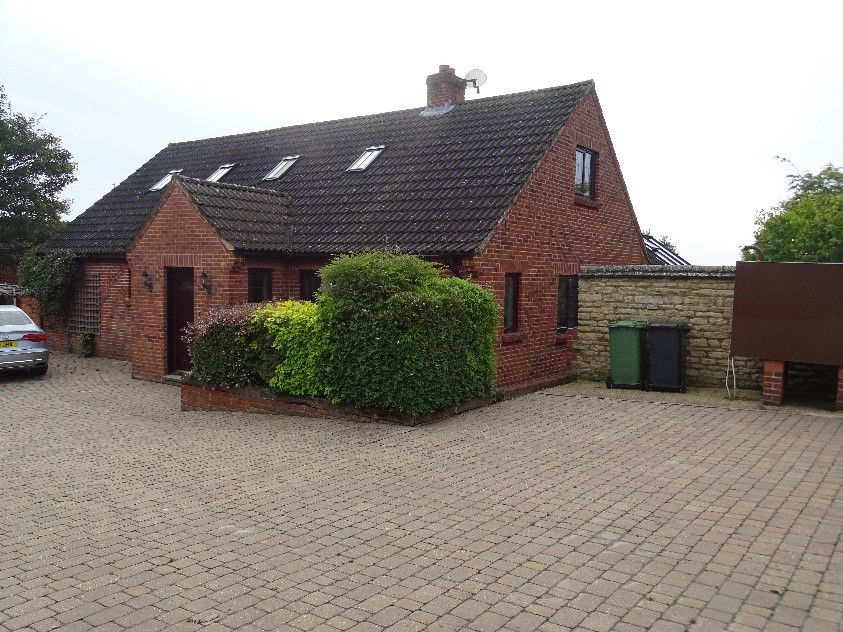 4 Bedroomed Chalet Bungalow Stoke Bruerne Northants