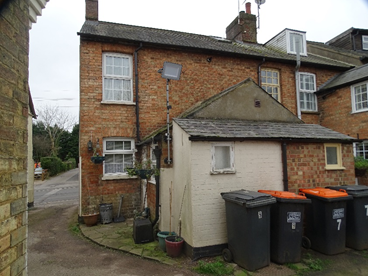 2 bedroomed Victorian property in Toddington to be modernised