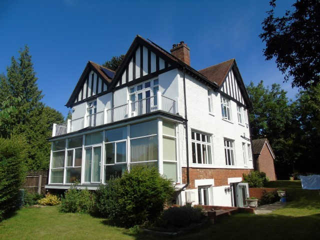 4 Bedroomed house with large basement Leighton Buzzard, Bedfordshire