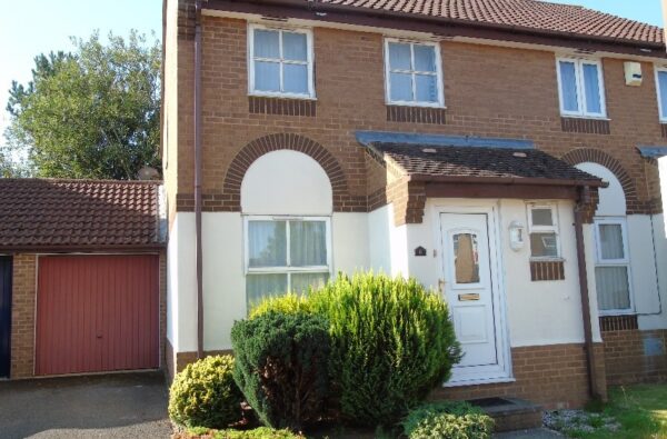 semi detached house with garage