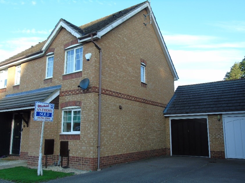 2 Bedroomed House, Aylesbury